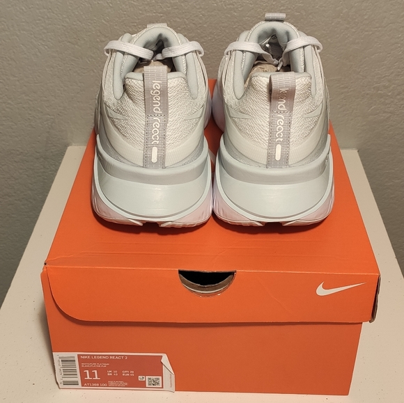 Nike Legend Essential Additional Photos - Picture 5 of 6